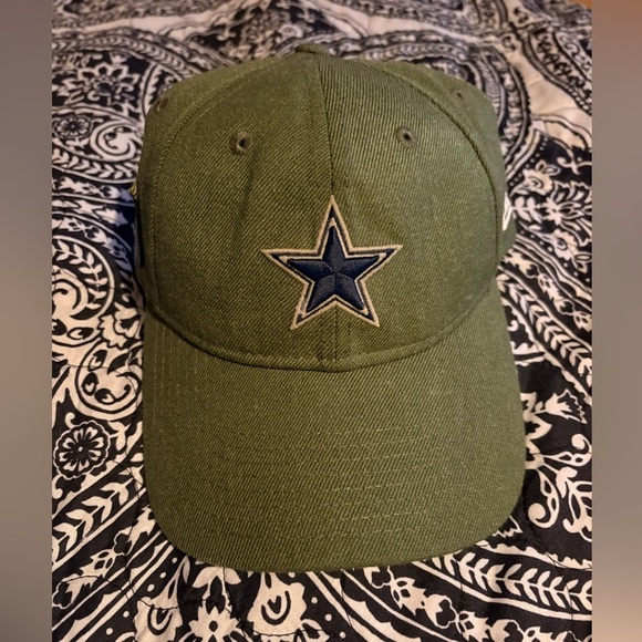 New Era Accessories - New Era Women Dallas Cowboys 2018 Salute to Service sideline hat NWOT